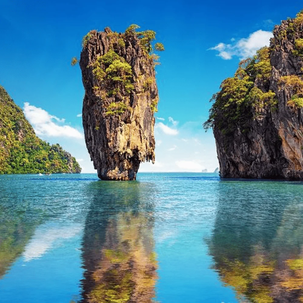 James Bond (canoe) by speedboat