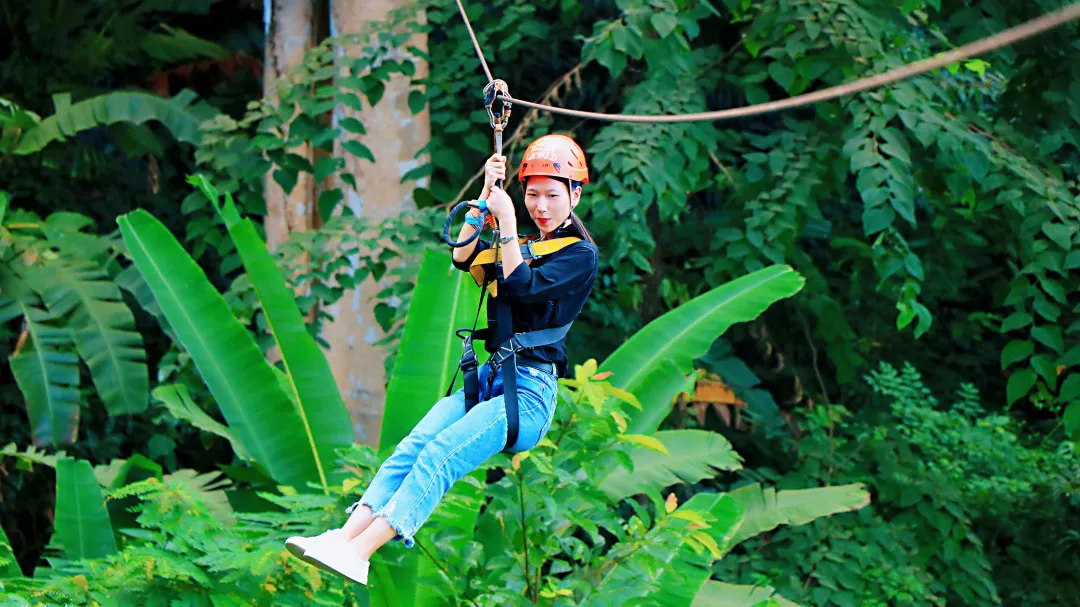 Program AZ4 (ATV 1 hour + Zipline 18 platforms + Paintball 100 shots)