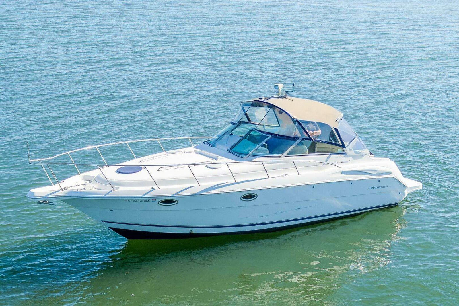 Sport motor yacht (up to 10 pax)